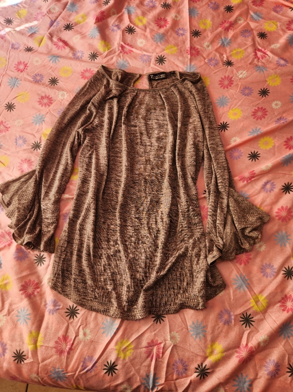 New York & Company Heathered Gray Knit Tunic Top